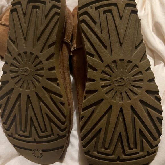 UGG Brown Classic tan Chestnut caramel Short warm comfy cabin Shearling Boots 9 - Picture 12 of 16